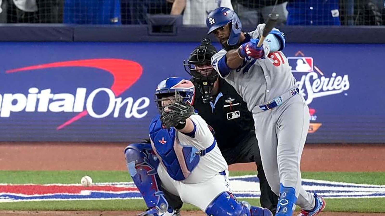 Dodgers GM Doesn't Rule Out Teoscar Hernandez Trade