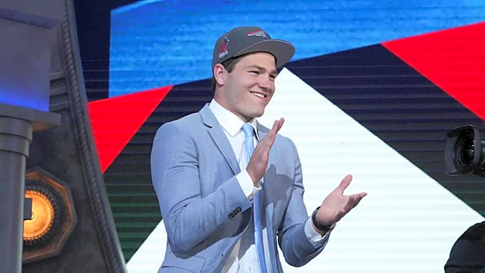 Commanders make surprising QB pick in 2024 NFL re-draft