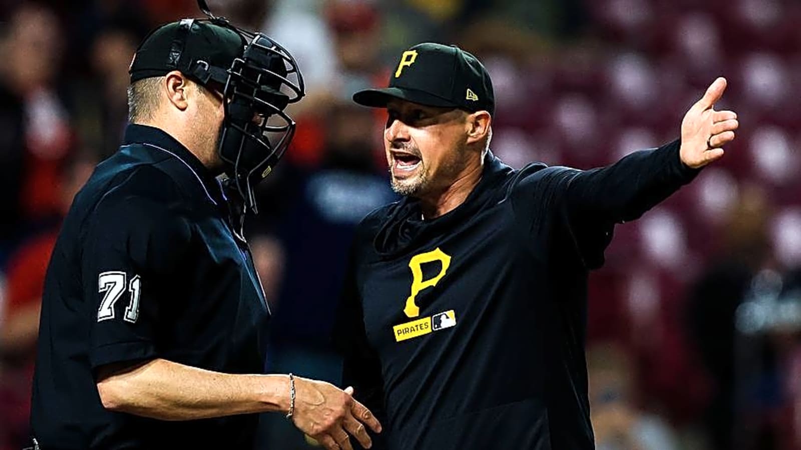 Pirates' Don Kelly Ejected vs. Reds