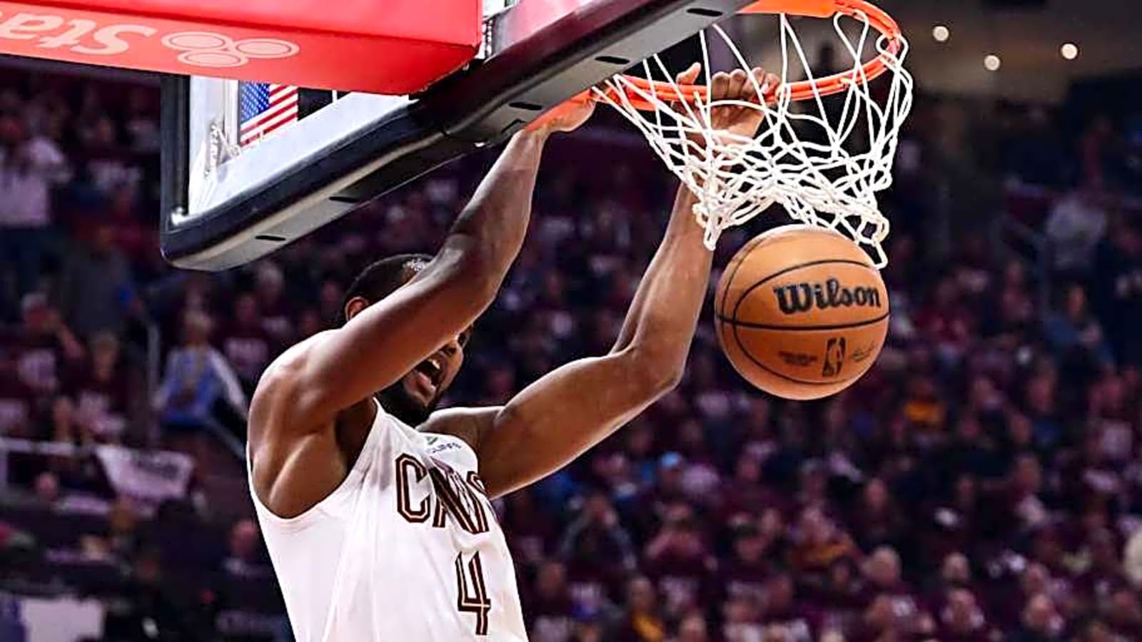 Former Cavaliers Forward Speaks on Potential Evan Mobley-Giannis Antetokounmpo Trade