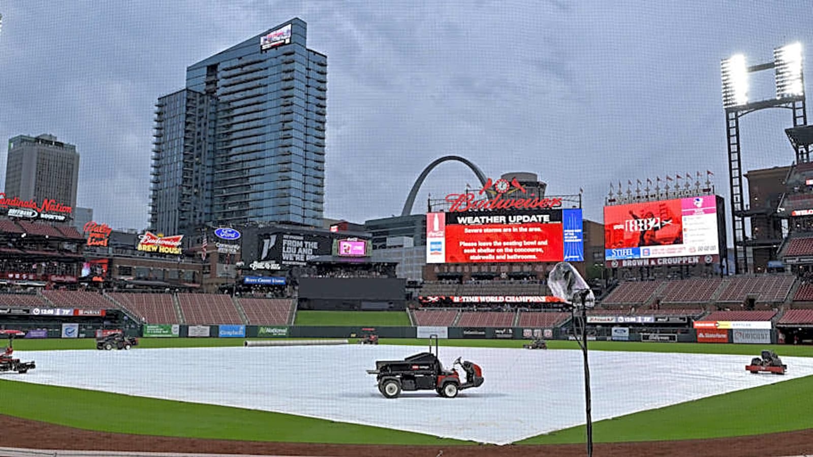 Cardinals Fan Favorite Linked To AL Contender Trio With Trade Deadline Nearing