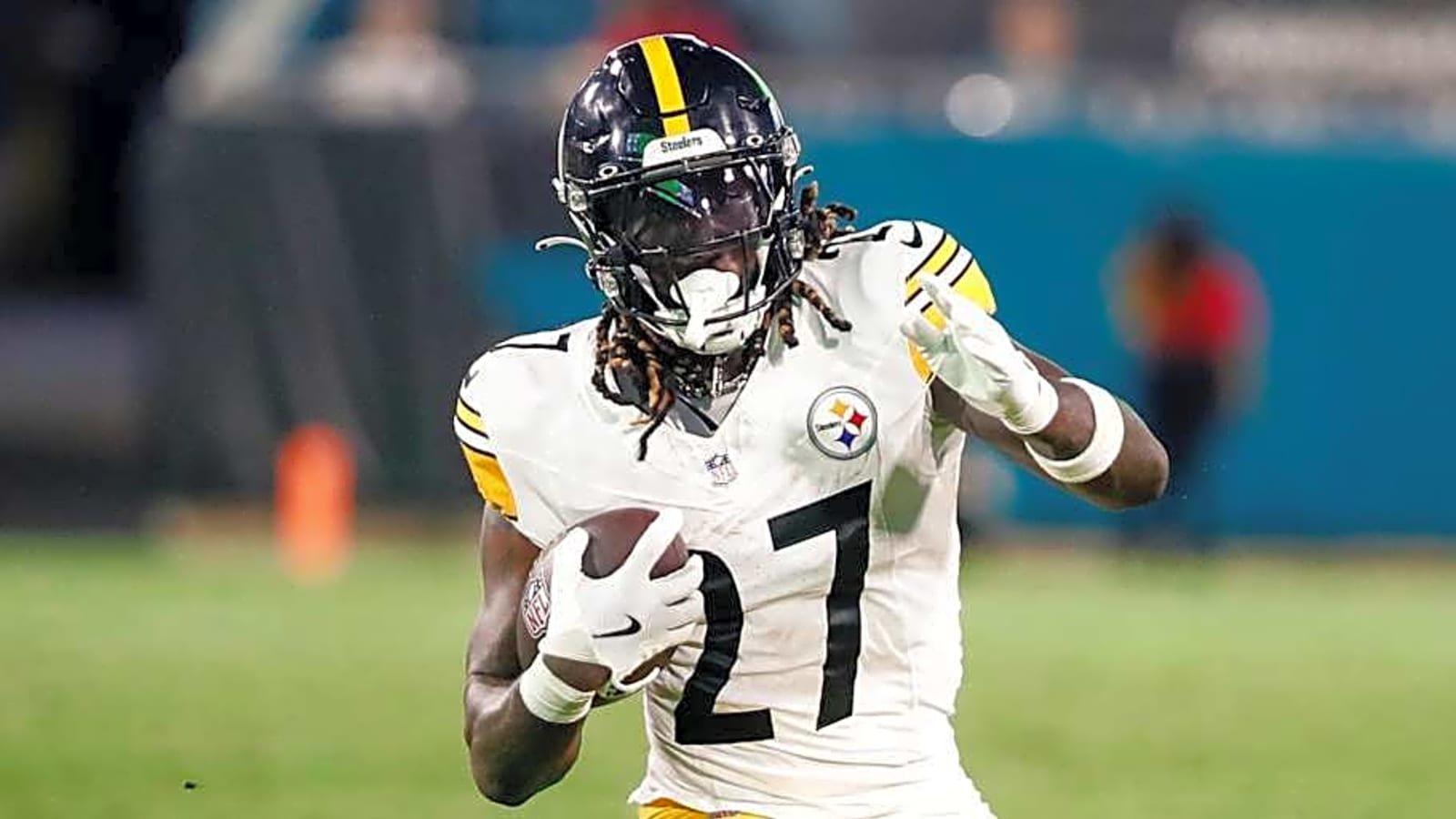 Steelers Add RB Before Patriots Game