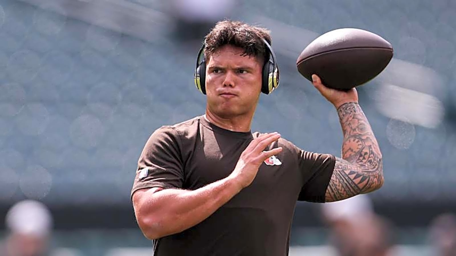 Cleveland Browns&#39; Dillon Gabriel Reunites With Oregon Ducks After NFL Preseason Finale