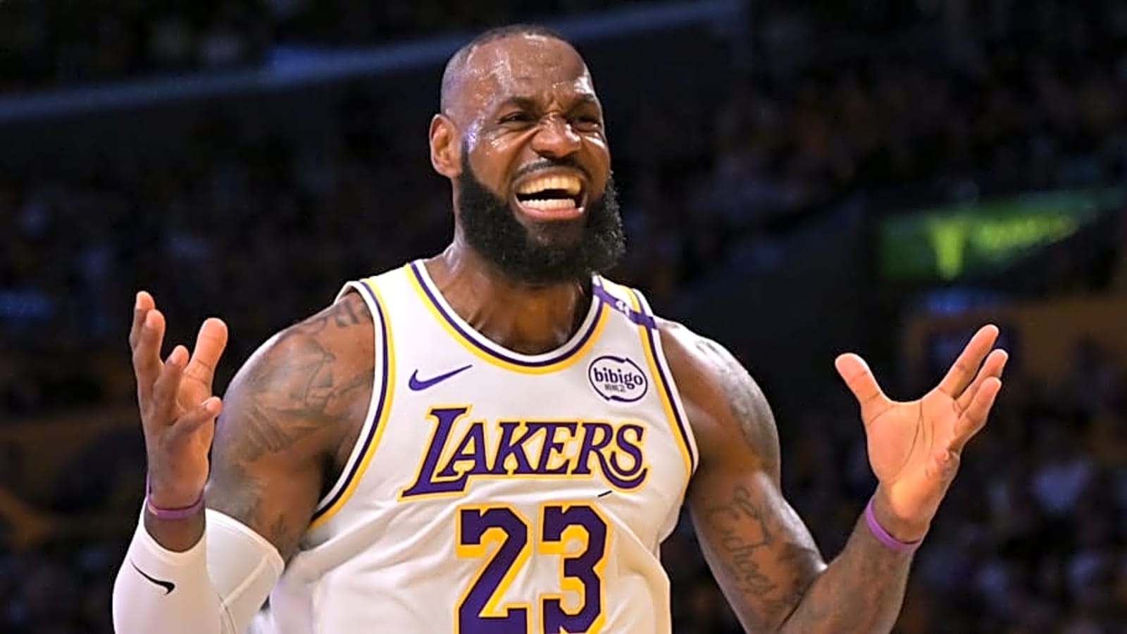 Shocking proposed 3-team trade sends LeBron James from Lakers to Mavericks