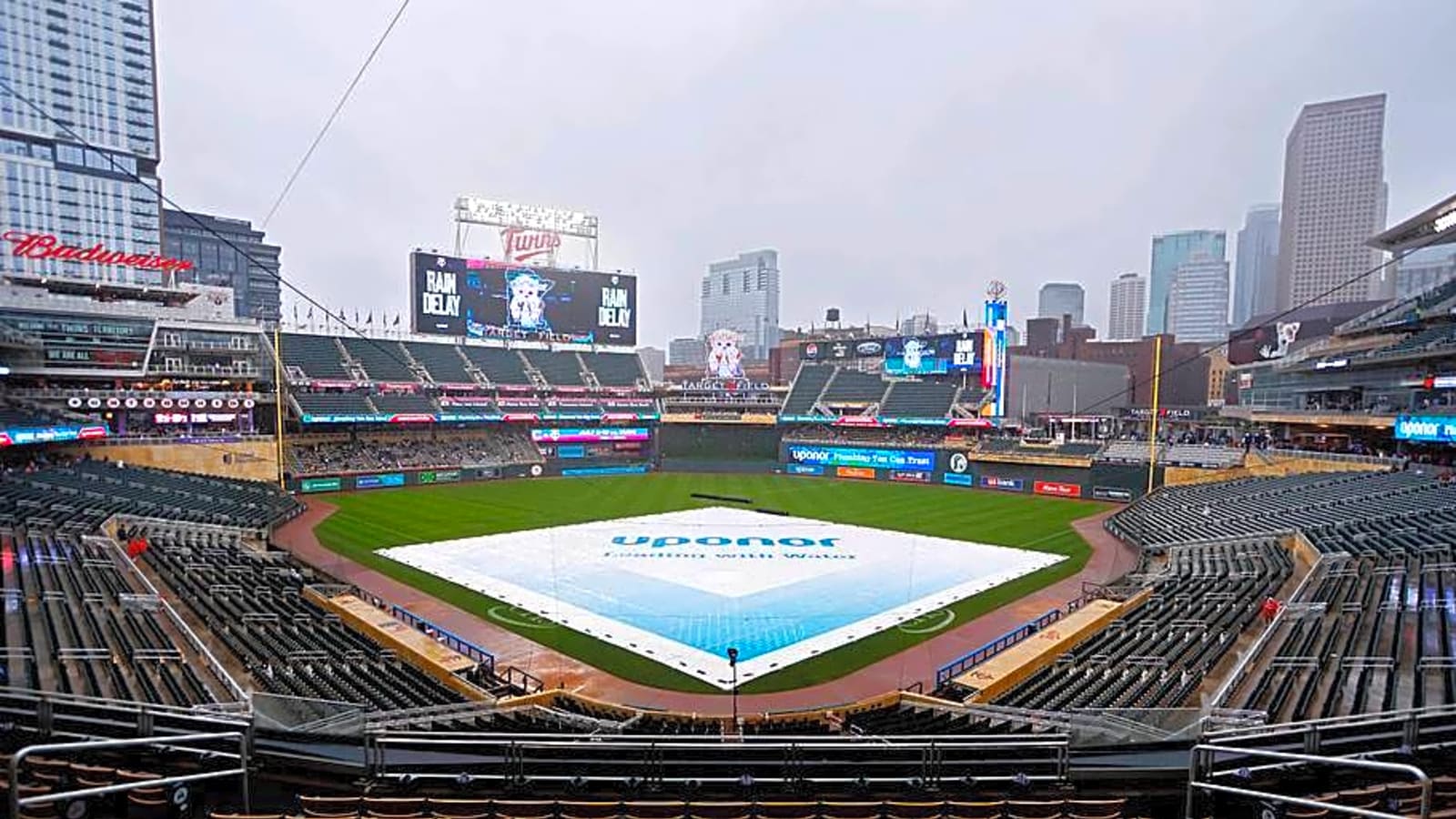 Braves vs Twins Series Opener in Rain Delay