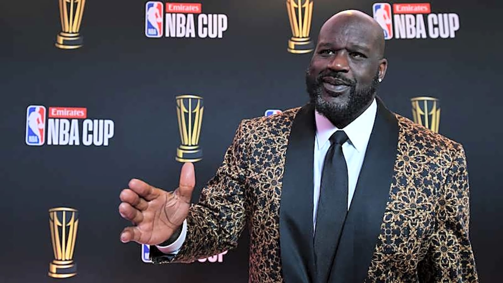 Shaq makes risqué  bet on Dallas Cowboys&#39; Week 1 matchup with Eagles