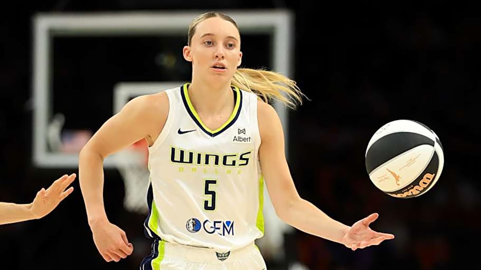 Wings Star Advises Paige Bueckers to &#39;Be More Aggressive&#39; on Offense