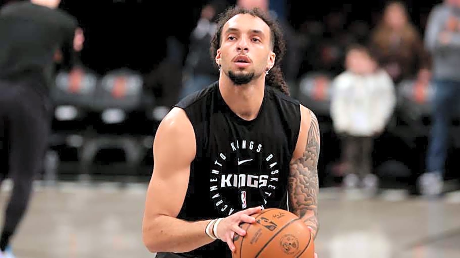 Clifford, Carter Shine As Kings Blowout Suns
