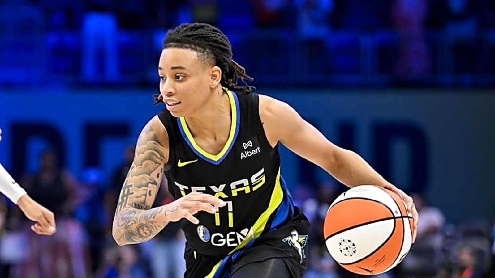 JJ Quinerly Puts on a Show in First Career WNBA Start with Dallas Wings
