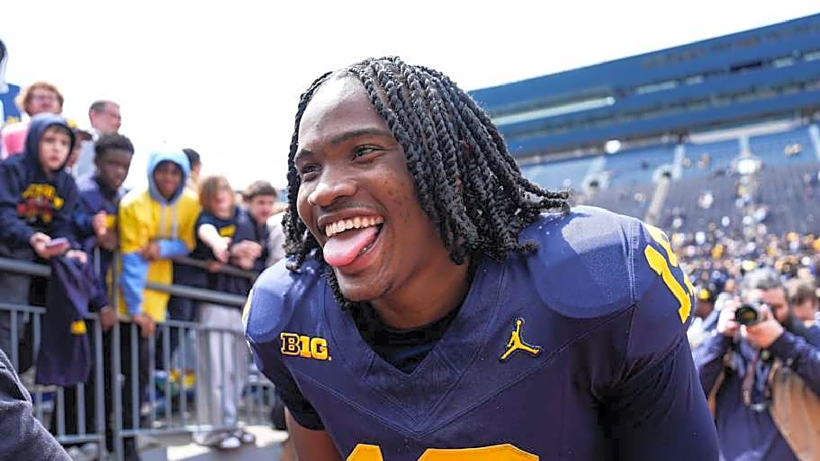 Where Michigan&#39;s Bryce Underwood stands among college football&#39;s highest-paid quarterbacks