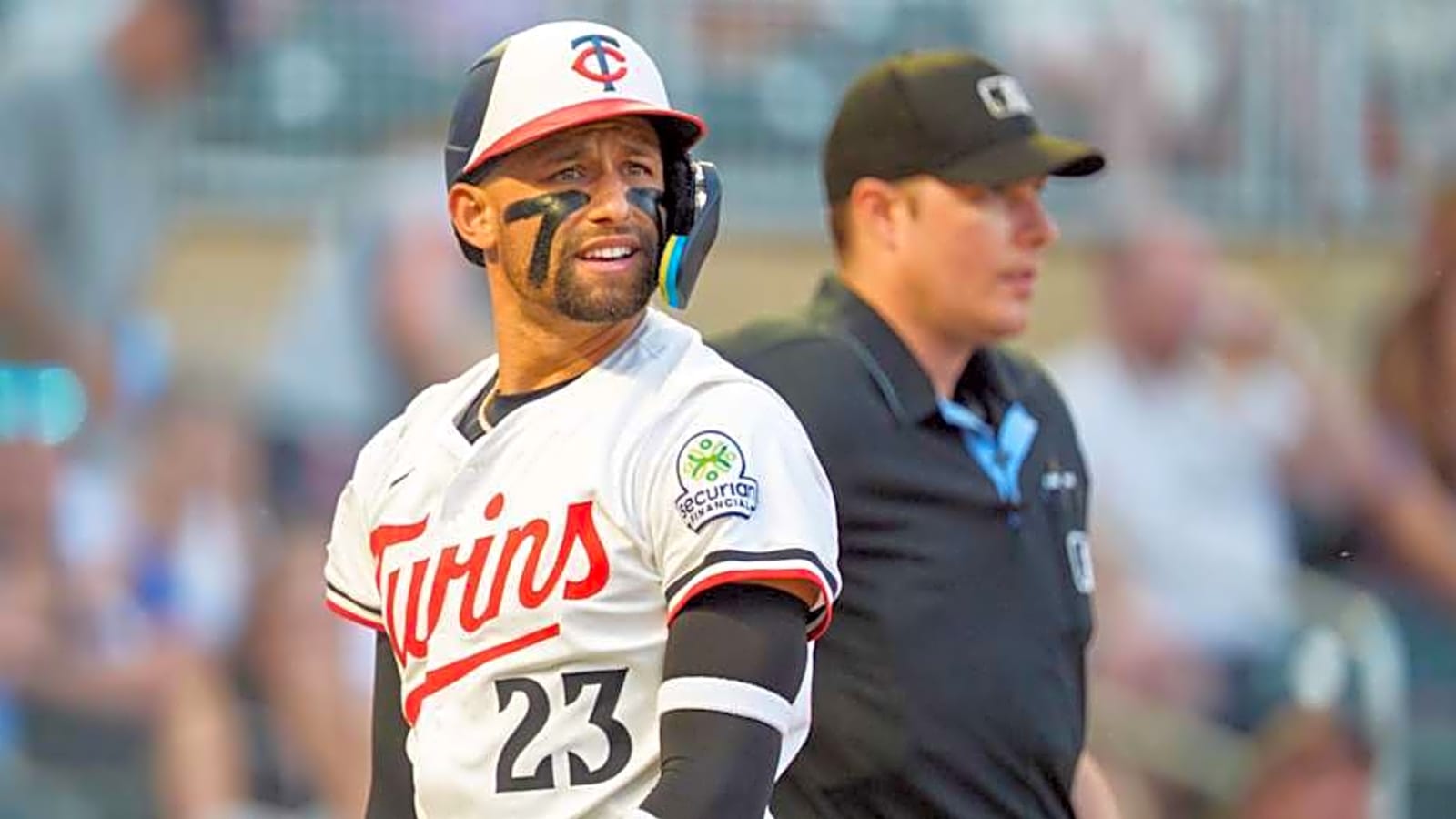 Slumping Royce Lewis slams helmet in Twins' dugout as frustration mounts