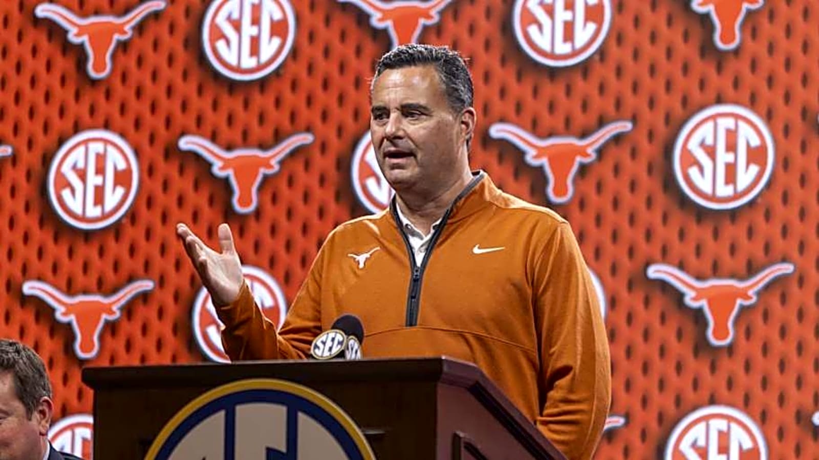 Texas Basketball Lands Commitment From Elite Shooter in 2026 Recruiting Class