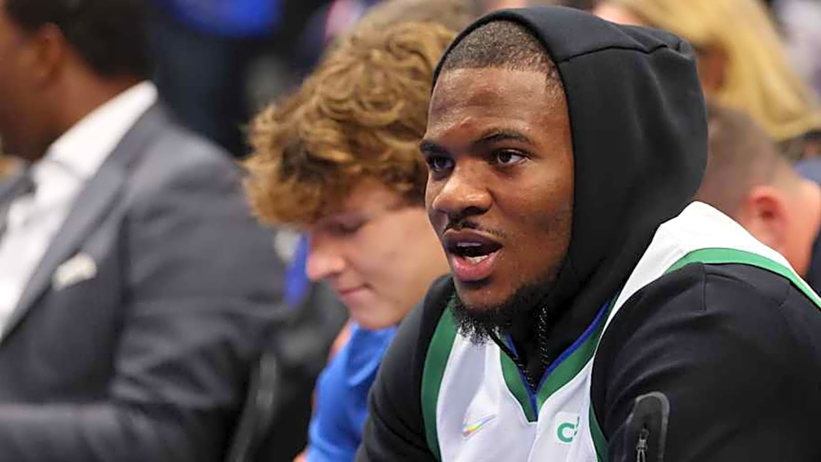 Cowboys&#39; Micah Parsons among Dallas sports stars at historic Wings-Indiana Fever game
