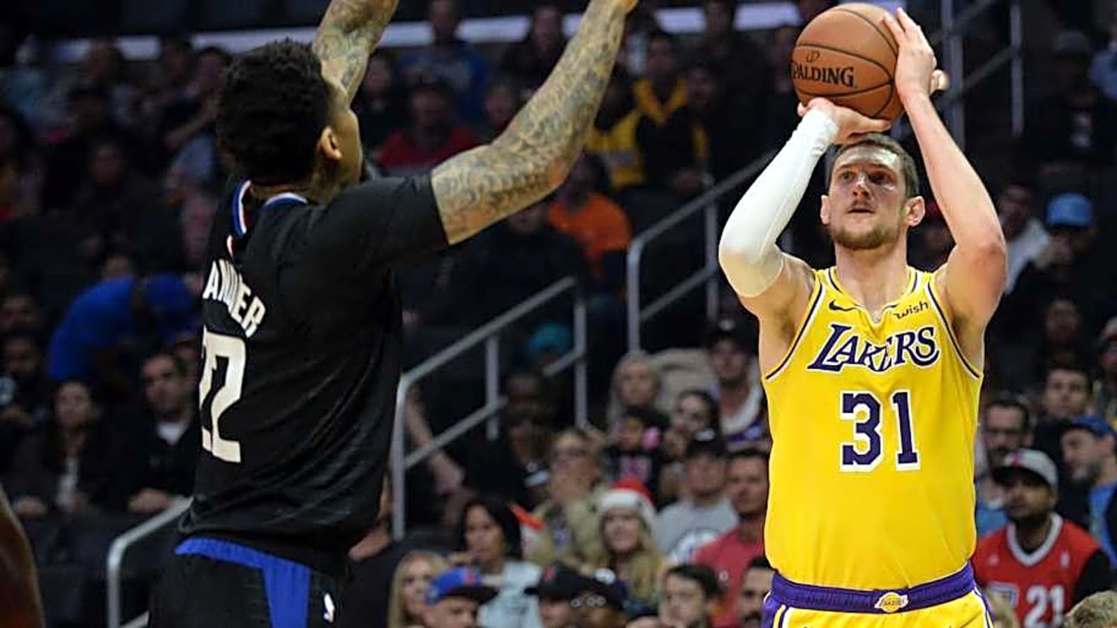 Former Lakers, Clippers Big Man Joins Phoenix Suns in New Career Path