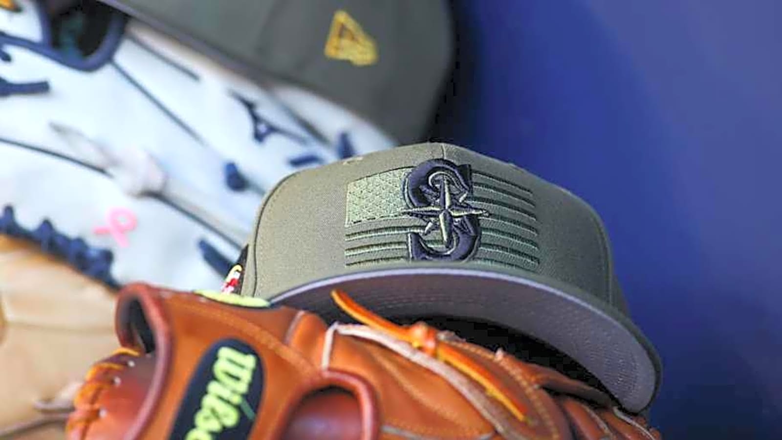 Watch: Seattle Mariners Prospect Ben Williamson Gets First Hit in First MLB At-Bat