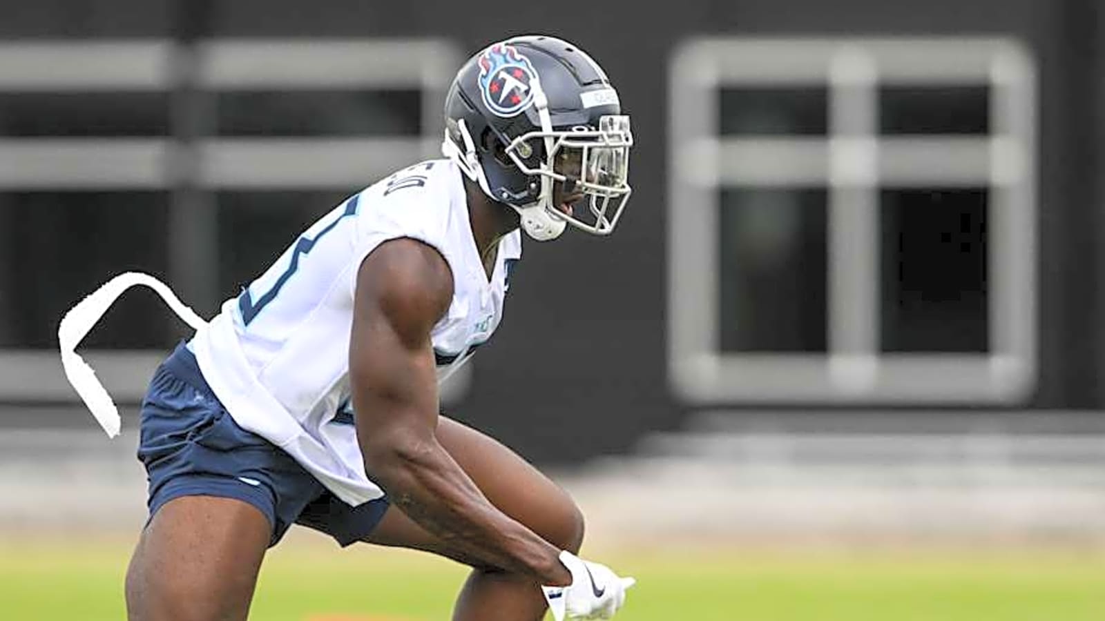 Titans GM Applauds Rookie Edge Rusher
