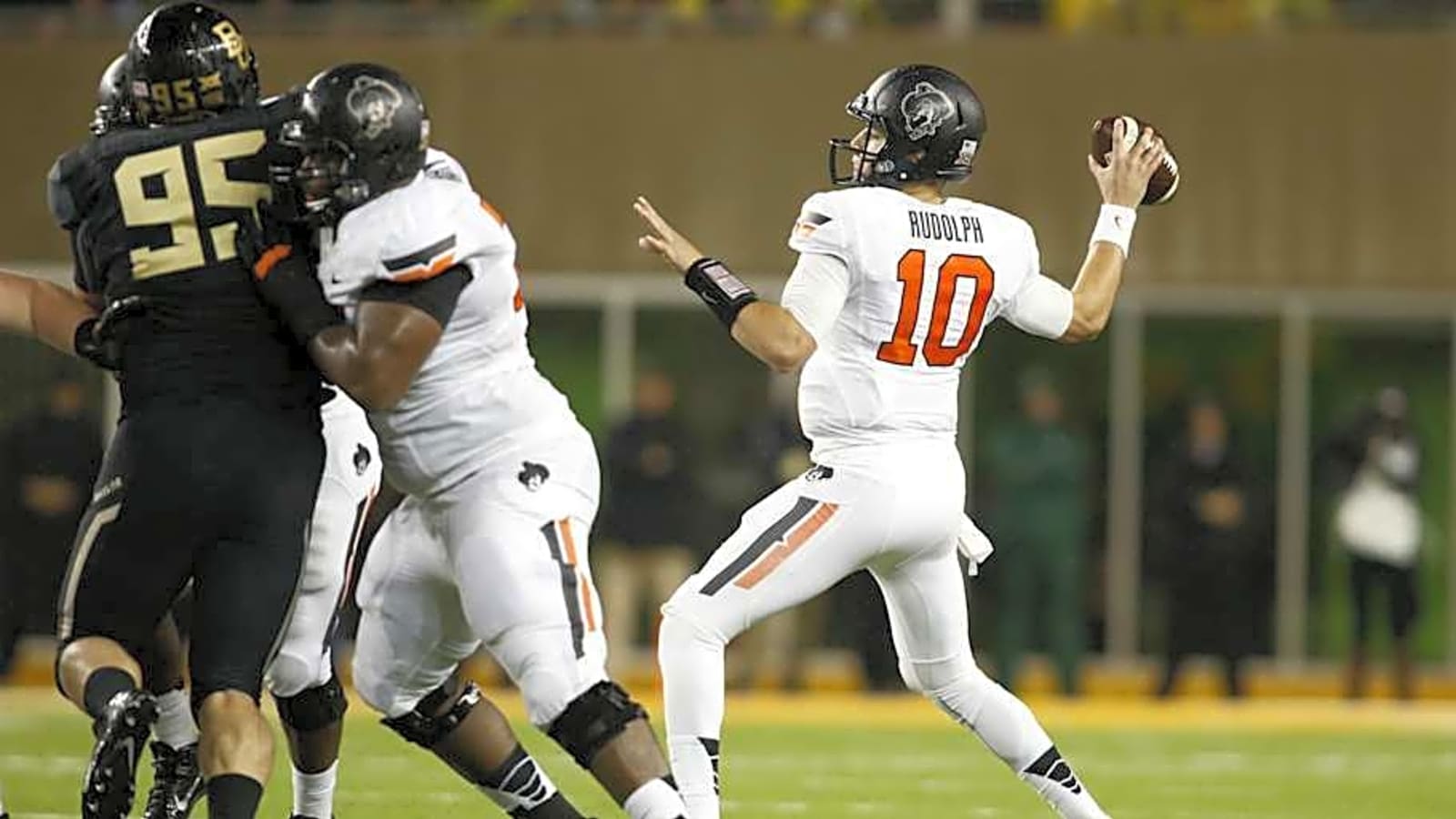 How Zane Flores&#39; Situation Compares to Mason Rudolph&#39;s First Oklahoma State Start