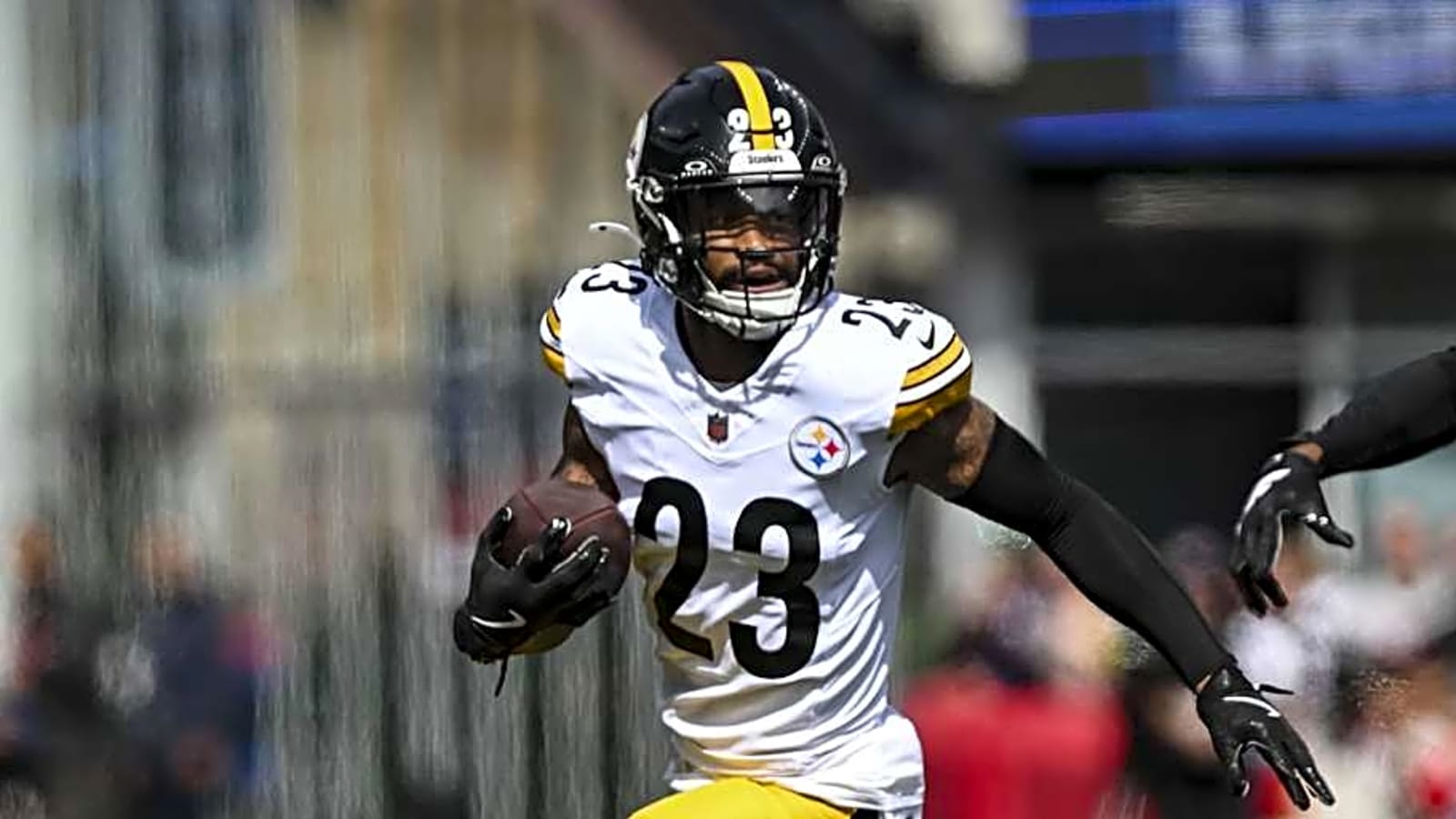 Steelers Avoid Scary Injury With Star CB