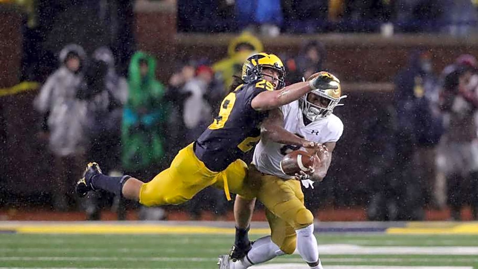 Michigan football misses out on prized CB recruit to Notre Dame