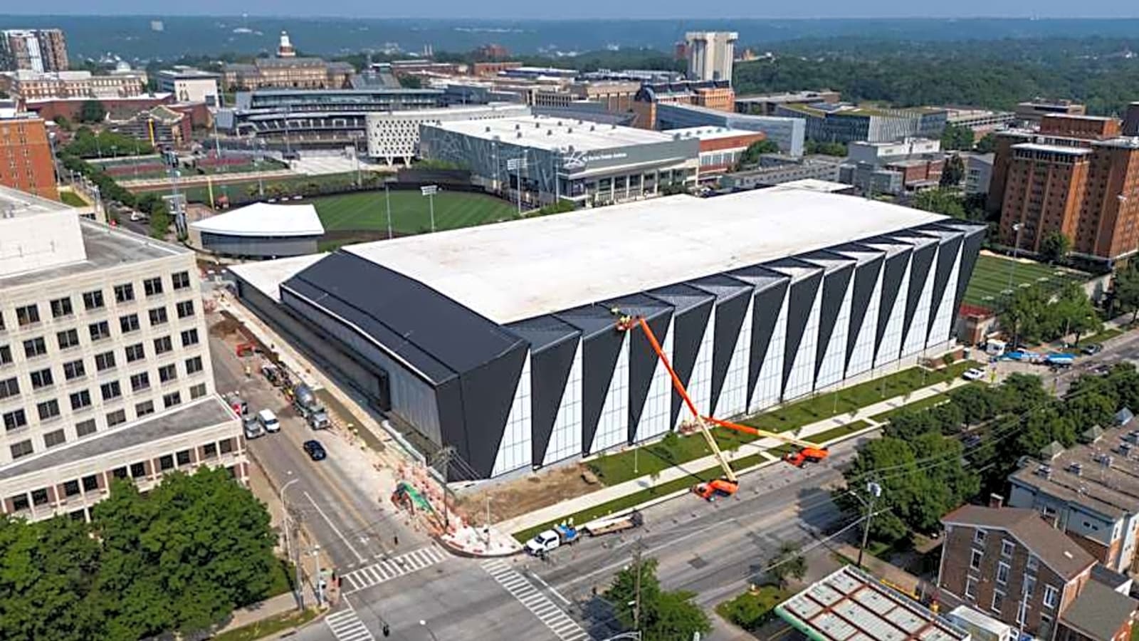 Look: Cincinnati Bearcats Football Hard at Work Inside New Facility
