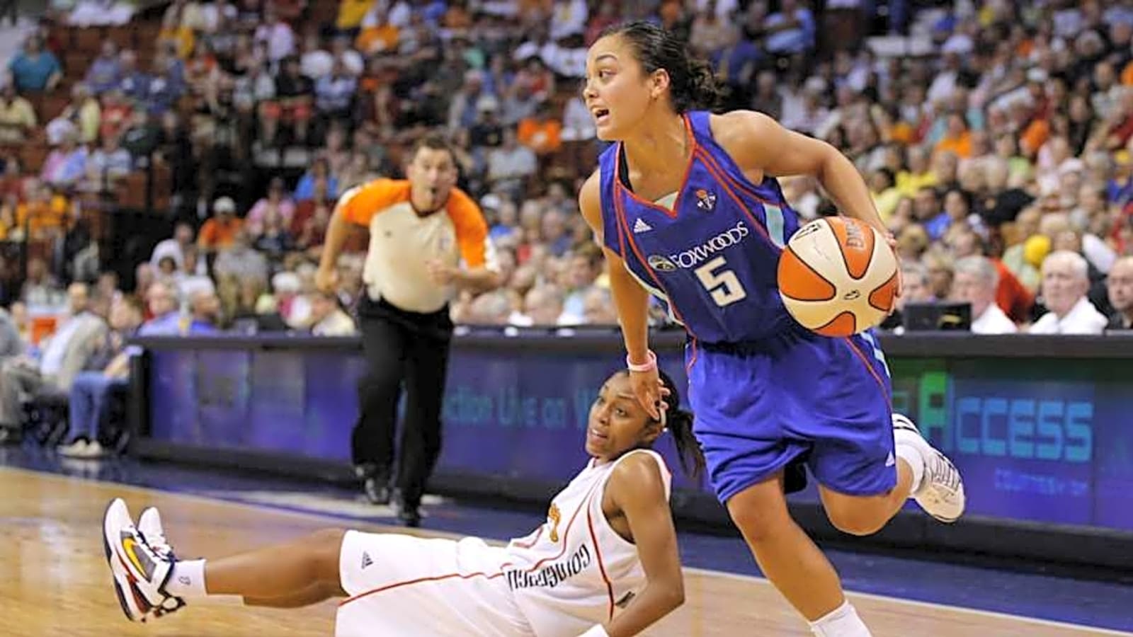 Mitchell Gives It Her All In Time With The Mercury