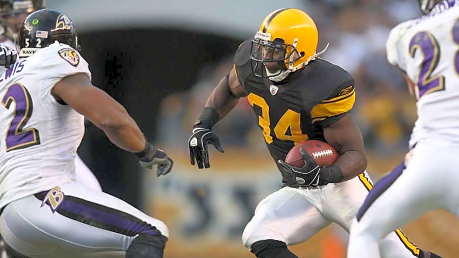 Report: Steelers Set to Unveil New Alternate Helmet