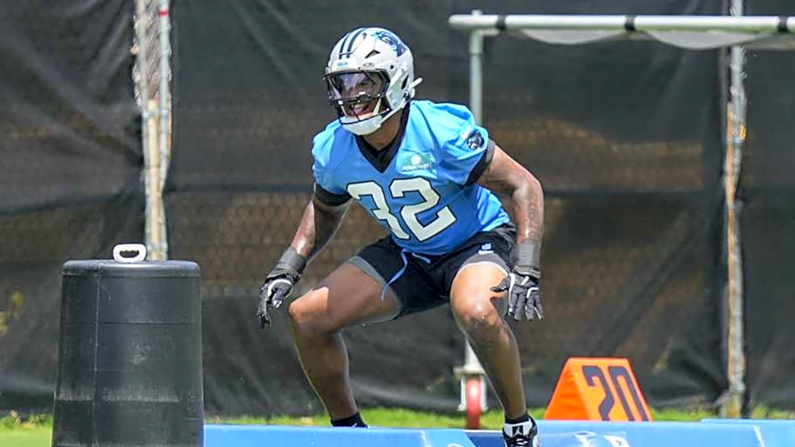 Panthers LB gets advice from two of the best Carolina’s ever had