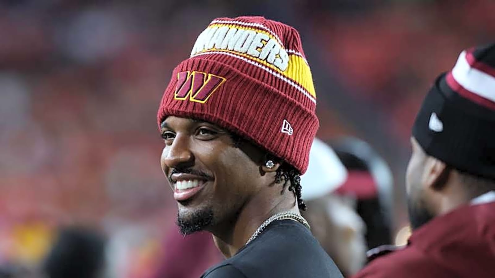 Commanders fans loved this special gesture by Jayden Daniels to a star rookie