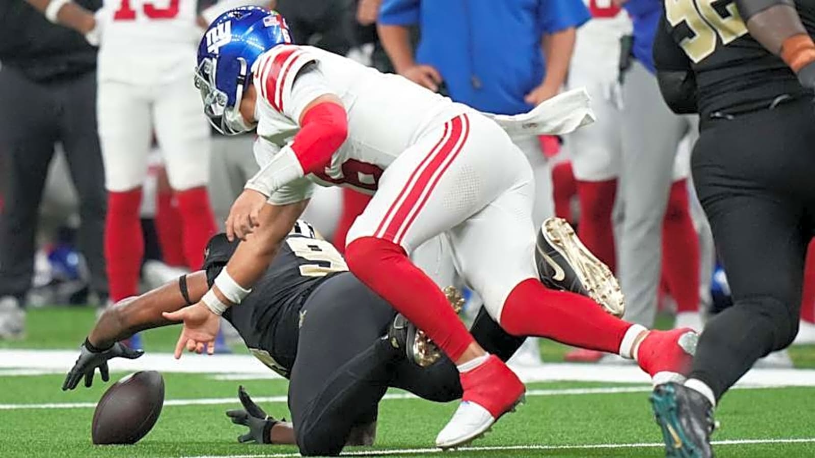 Jaxson Dart Puts Giants&#39; Error-filled 26-14 Loss to Saints on His Shoulders