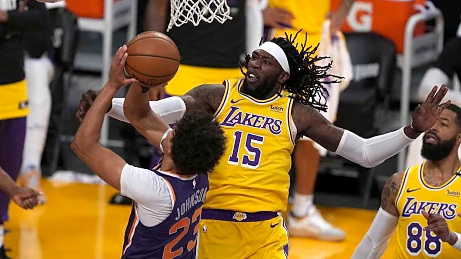 Former Lakers Big Looking For NBA Comeback