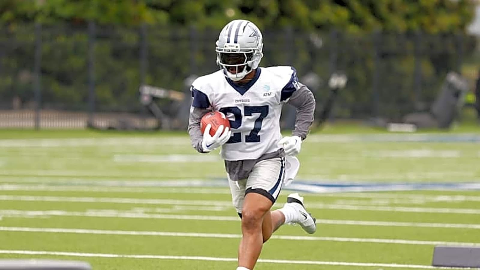 Analyst names ex-Panthers RB a ‘super sleeper’ now that he’s on Cowboys