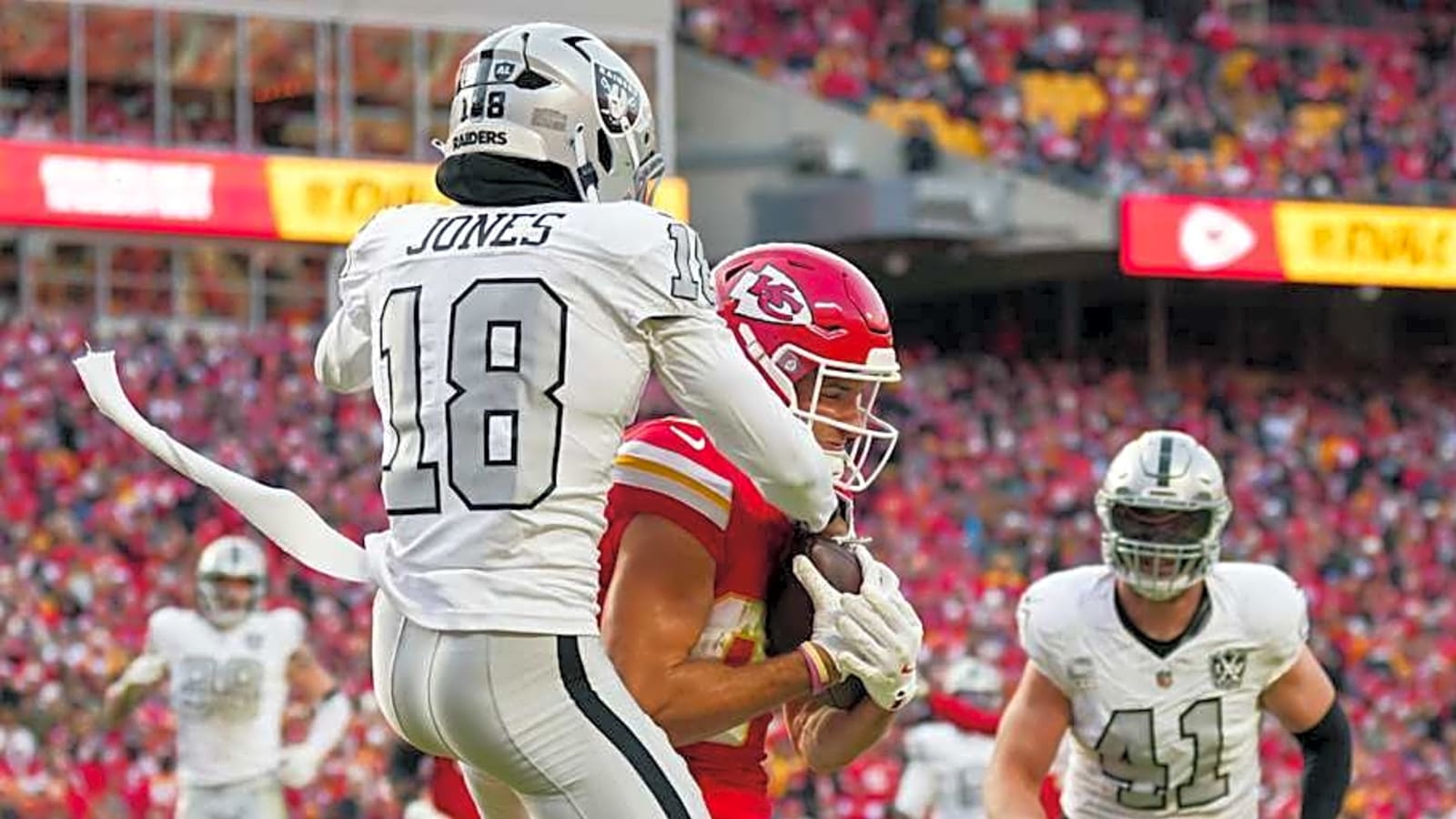 Jack Jones Still One of Raiders&#39; Key Departures