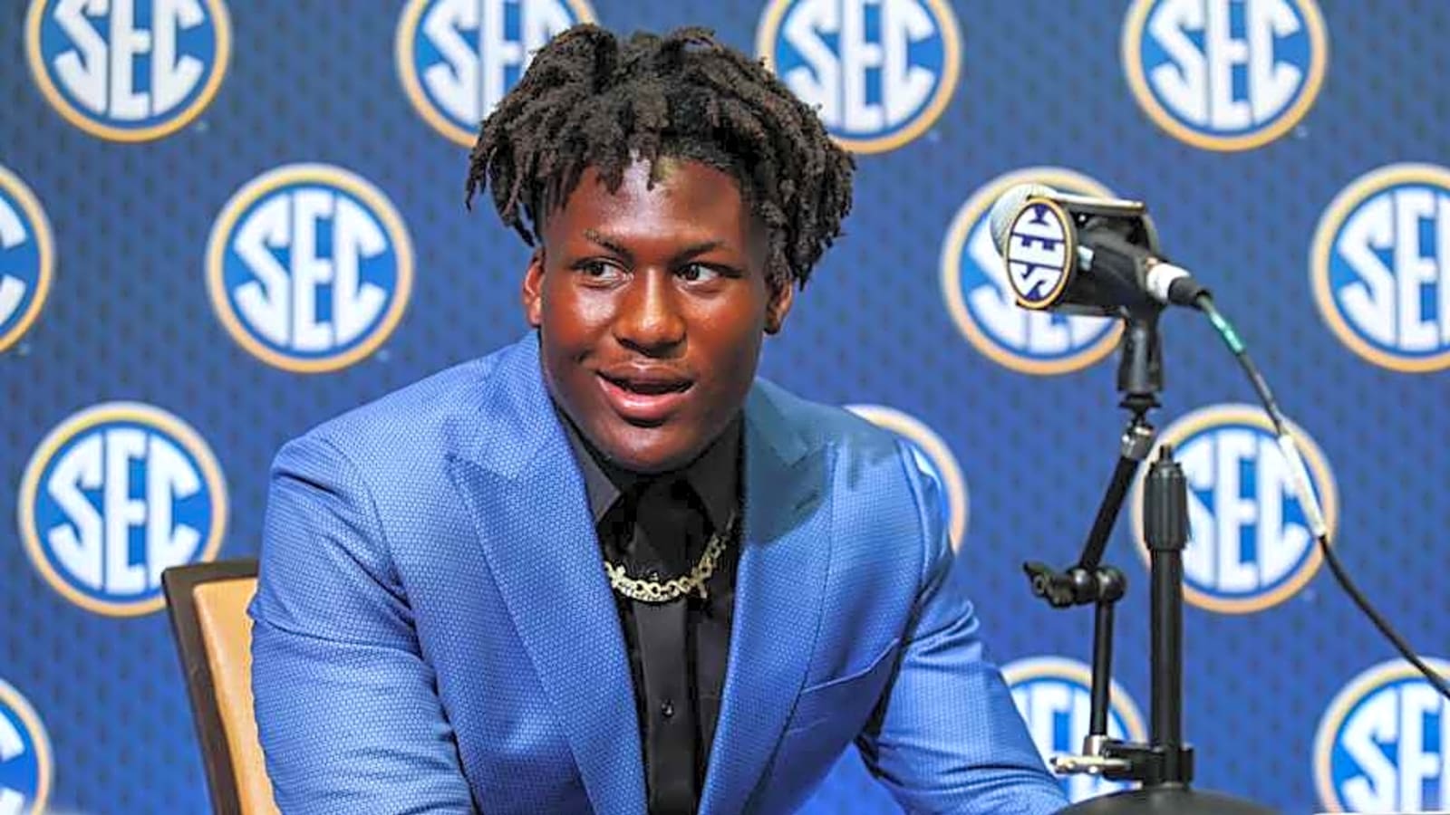 Texas Longhorns LB Anthony Hill Jr. Reacts to Tyler Atkinson Commitment