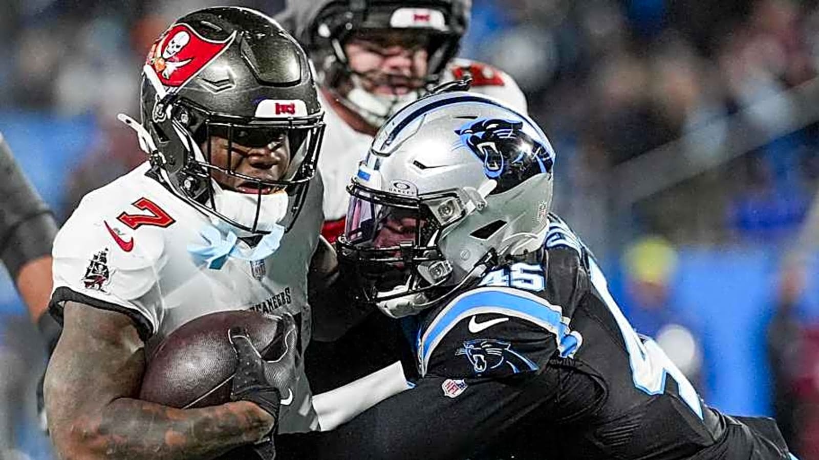 Titans snatch Brian Asamoah off waivers as Vikings sign 2 linebackers