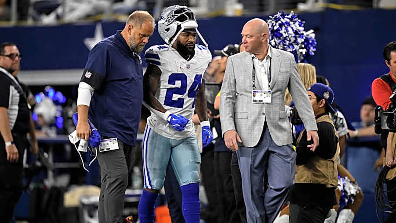 Cowboys RB Miles Sanders misses practice, opening door for rookie debut