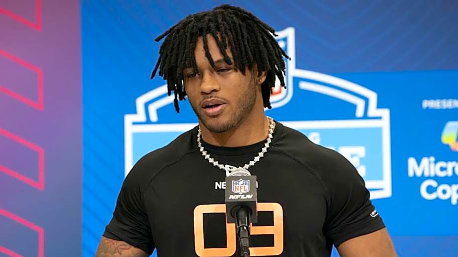 Chicago Bears 2025 NFL Mock Draft—three rounds, offense only