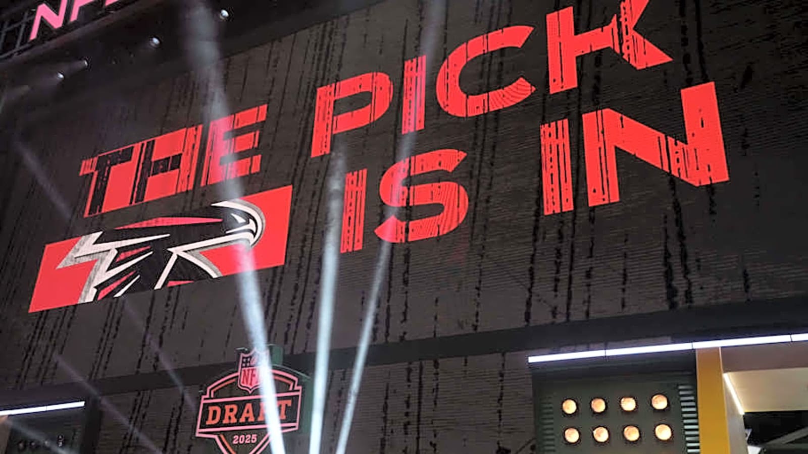 Giants Reportedly Had Competition from This Team to Move Up in Round 1
