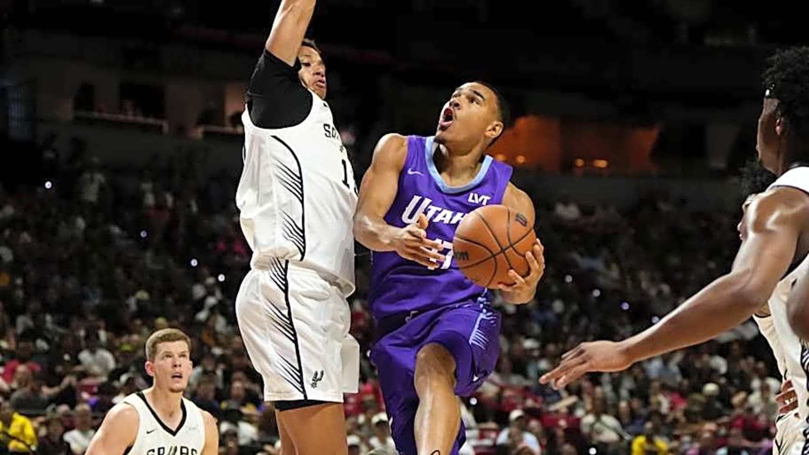 John Tonje impresses in NBA Summer League debut with efficient shooting for Utah Jazz