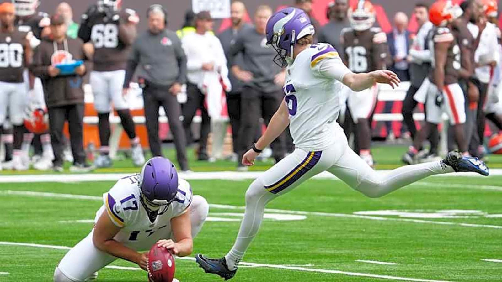 Did Vikings kicker Will Reichard's missed field goal hit a camera wire?