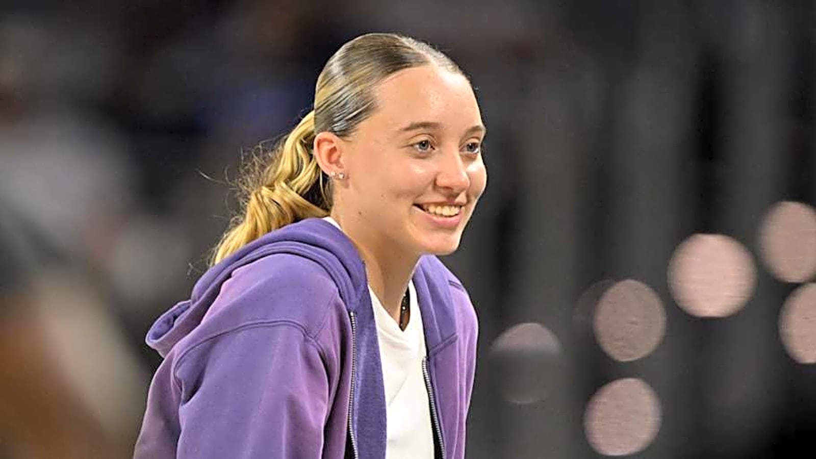 Paige Bueckers Unveils Striking Personal Appearance Change