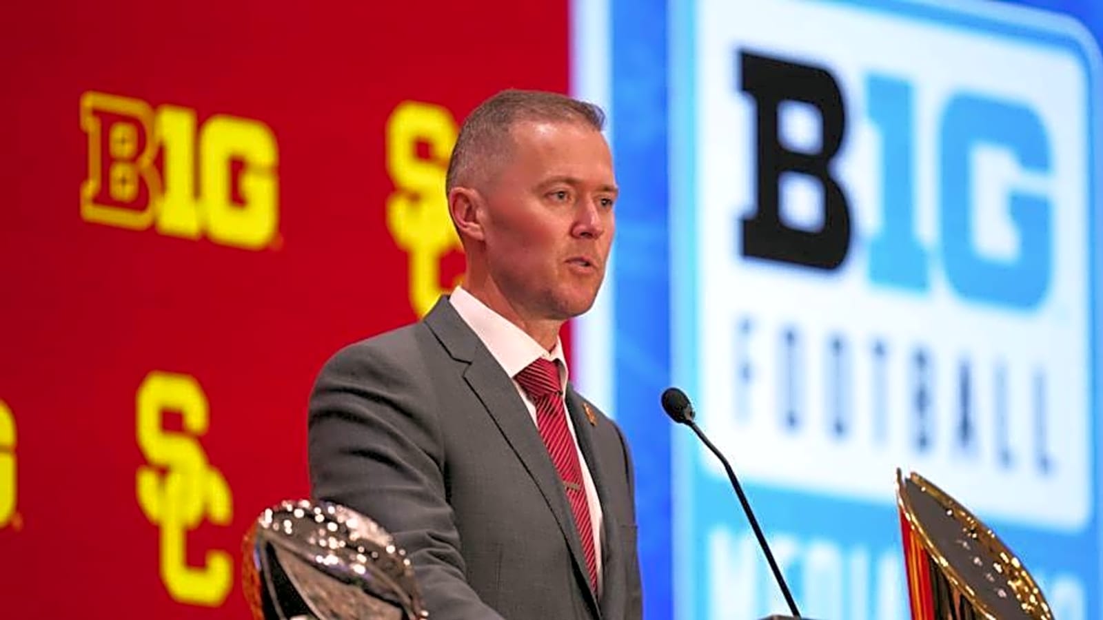 USC Trojans&#39; Lincoln Riley Offers Bold Strategy on Closing Out Games