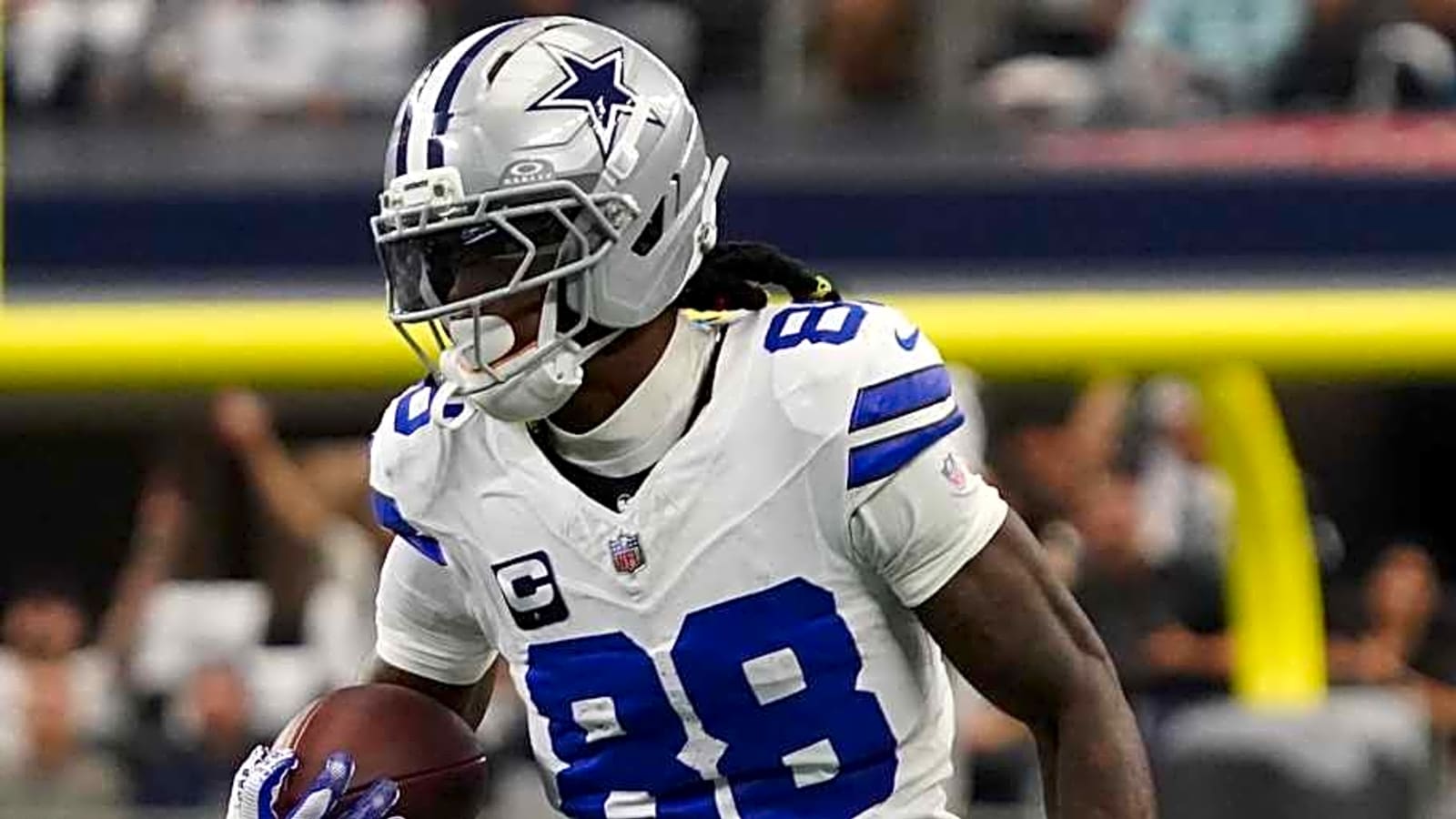 Jerry Jones downplays severity of CeeDee Lamb high-ankle sprain