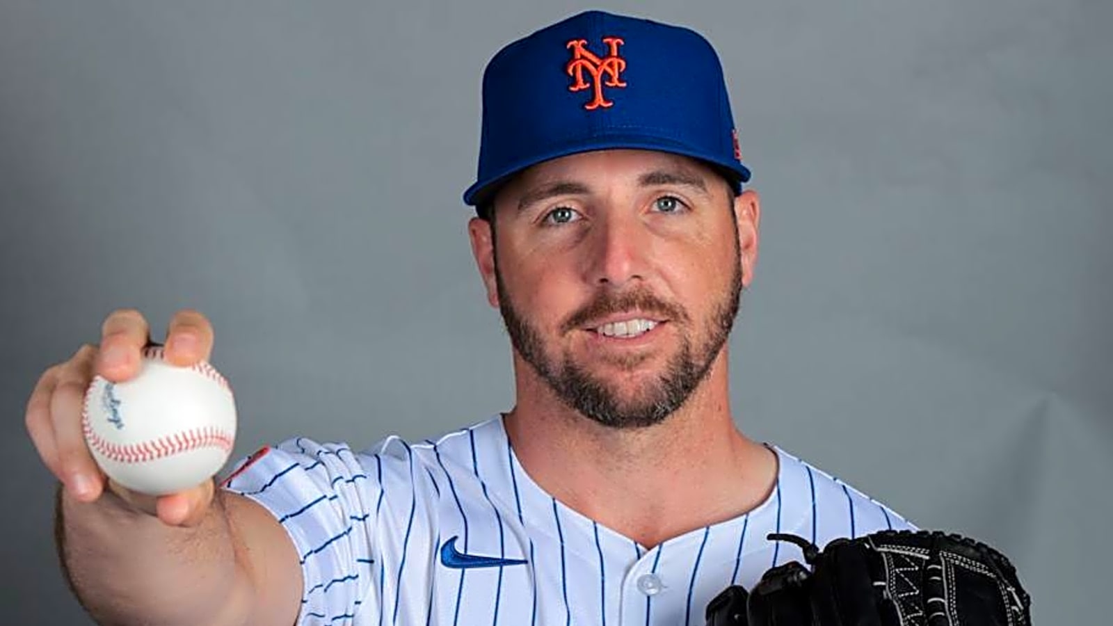 Braves Claim Relief Pitcher From Mets