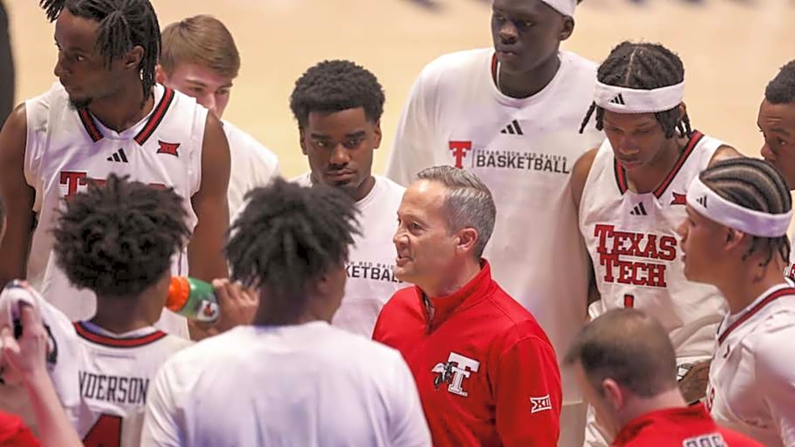 Preview: No. 16 Texas Tech Red Raiders Take On No. 1 Arizona Wildcats