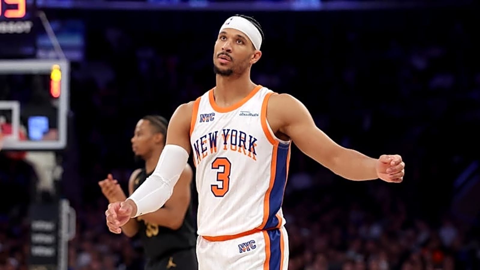 Analyst Circles Big Knicks Game on Schedule