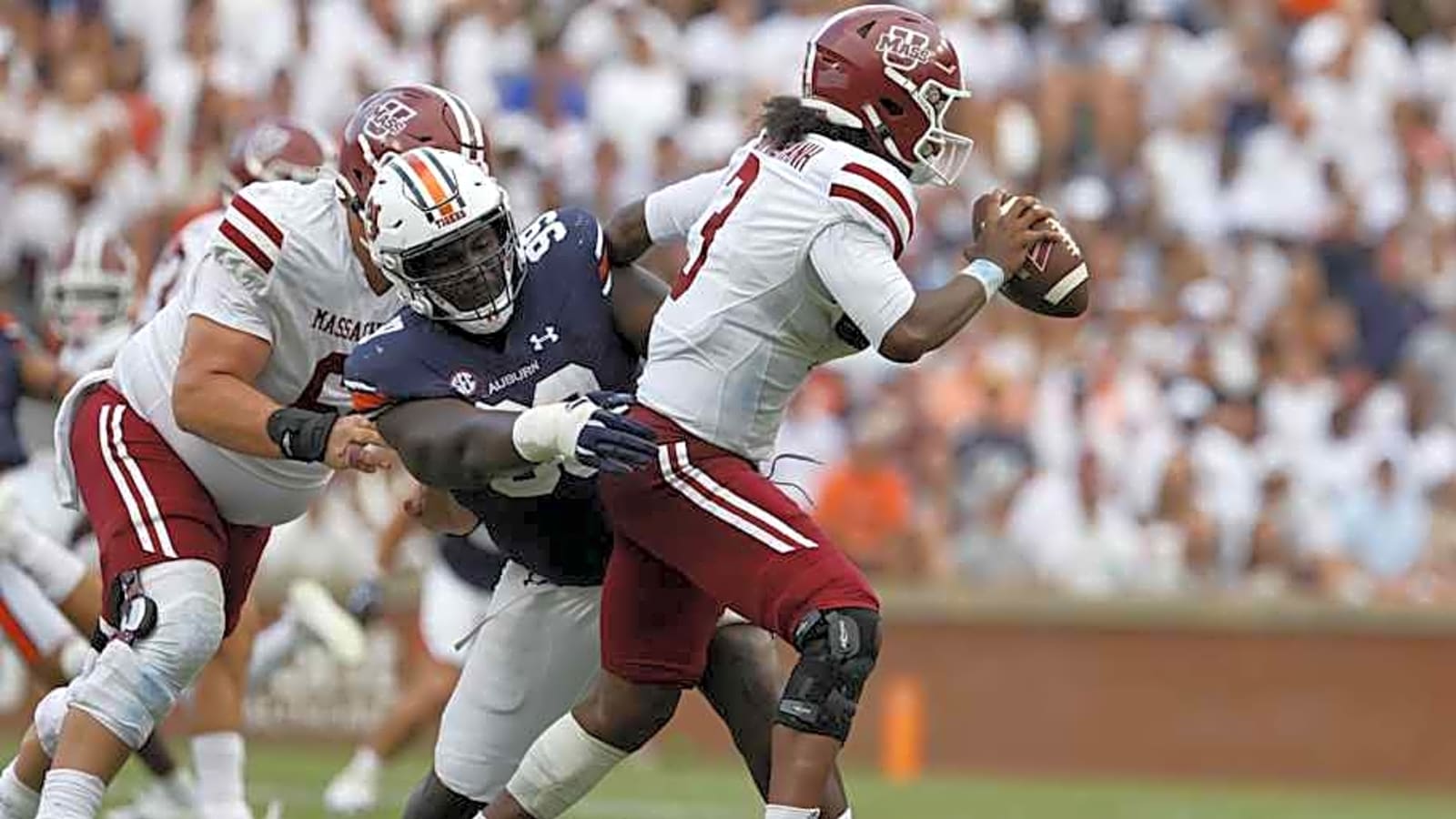 Ravens Sign Auburn DT