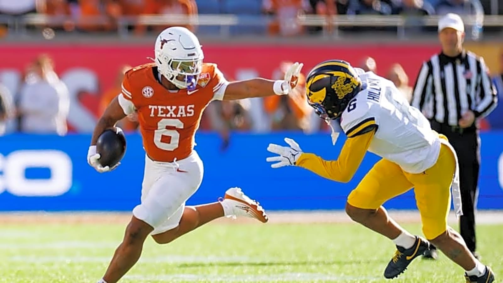 Texas, Michigan Tied at Halftime of Citrus Bowl After Back-and-Forth Start