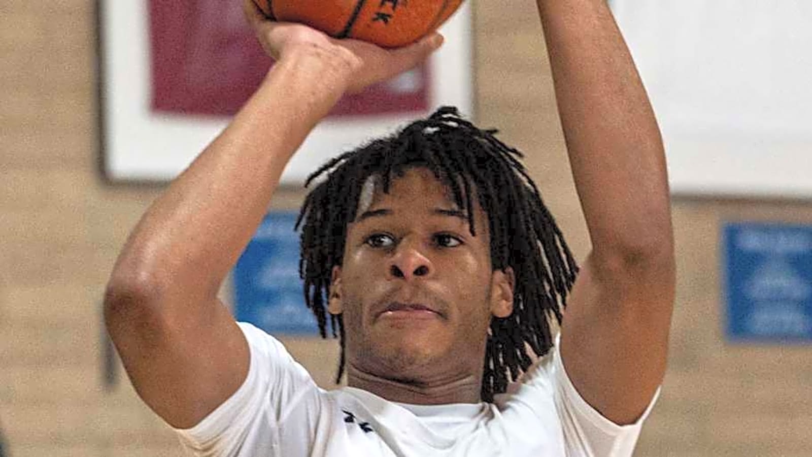 Three Massive Recruits Interested In Oregon Ducks Basketball Among SEC Powerhouses