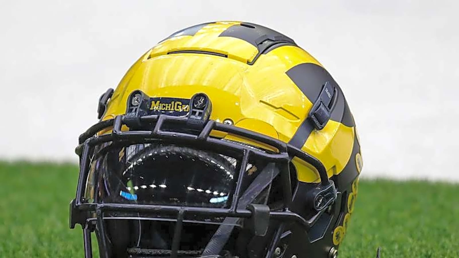 Michigan football star named to CBS Sports preseason All-America team
