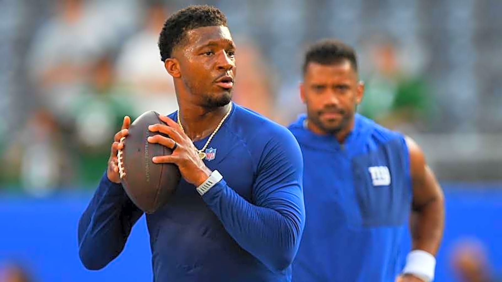 Second Subbing Has No Ill Effect on Giants QB Russell Wilson